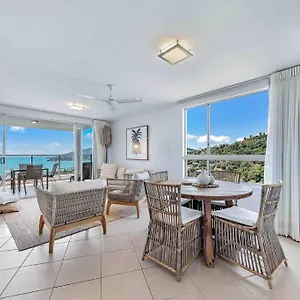 Apartment Three B Airlie 2 Bedroom Unit Seaviews & Pool