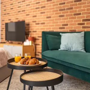 ravissant-studio-renove-150m-de-monaco.fr-provencehotel.com/